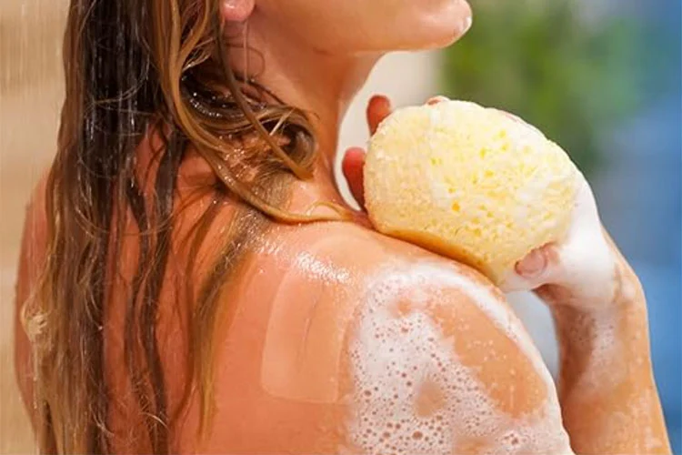 సింగపూర్ సంస్థ RNA- పవర్డ్ స్కిన్-కలర్ స్కార్ ప్యాచ్‌ను ఆవిష్కరించింది